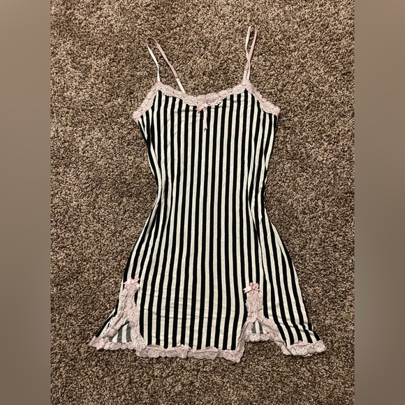 Betsey Johnson Dresses & Skirts - 🩷Betsey Johnson Black and White Striped Cami with Lace🩷